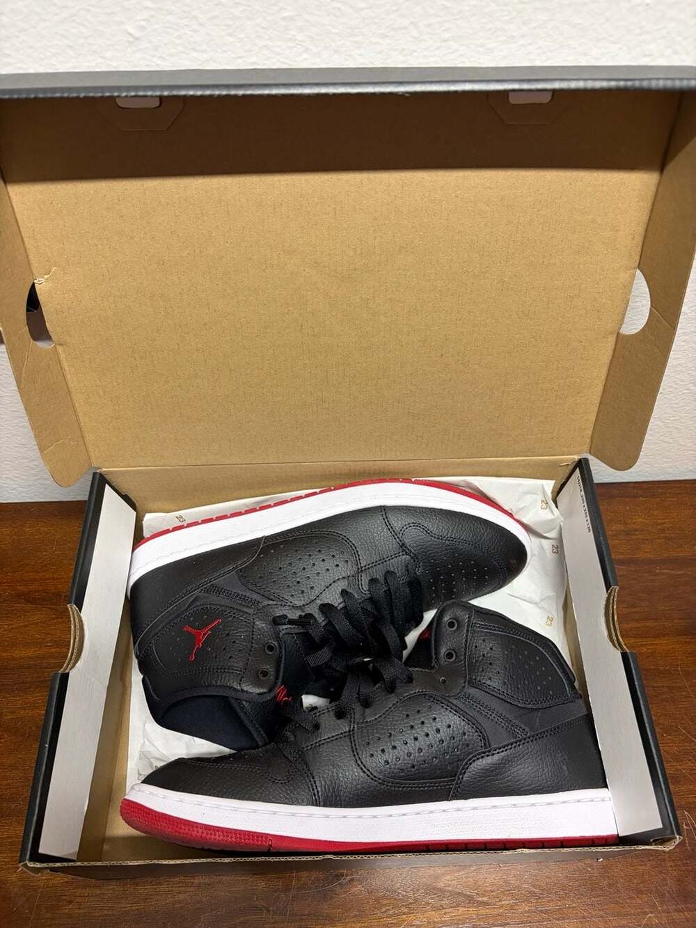 Jordan Nike Access Size 10 Black Gym Red White AR3762-001 NIB